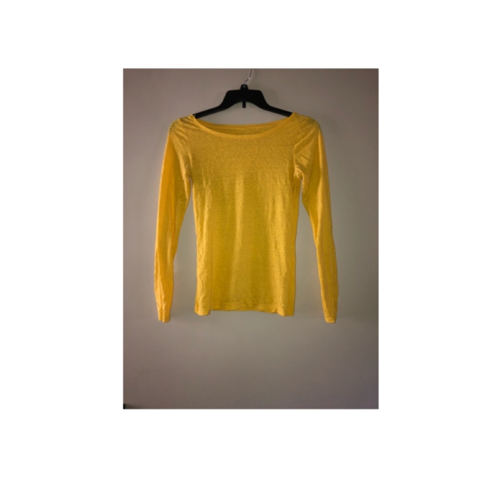 American Eagle yellow long sleeved shirt